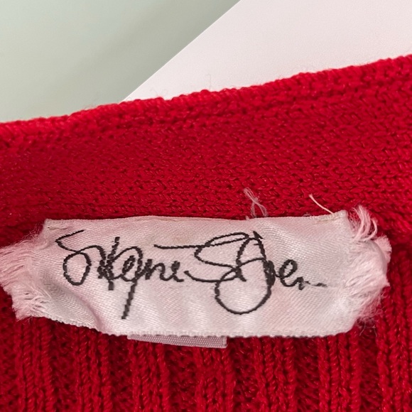 Vintage St. John red knot faux wrap sweater top Sz. S - Picture 5 of 7